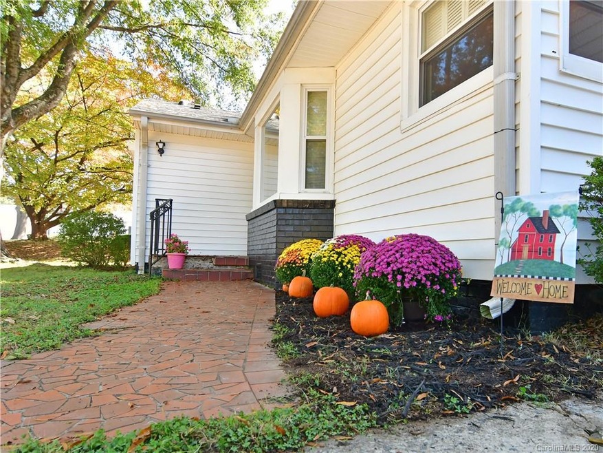 714 Club Dr, Statesville, NC 28677 - photo 1