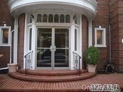 Cooperative unit 4G, Rego Park, NY 11374 - photo 1