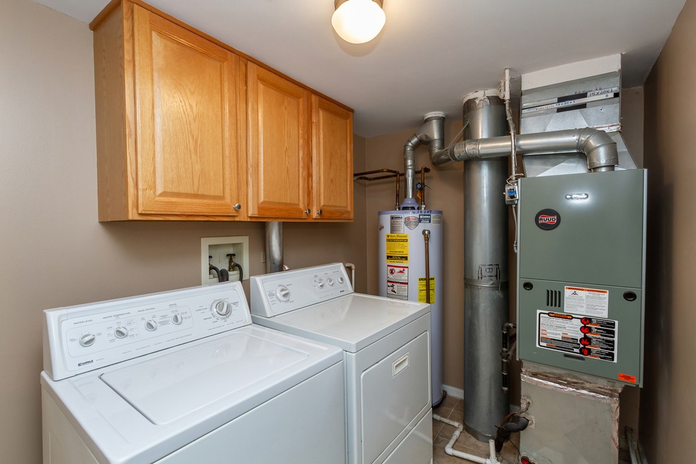 1612 Grove Ave unit 1C1612, Schaumburg, IL 60193 - photo 1