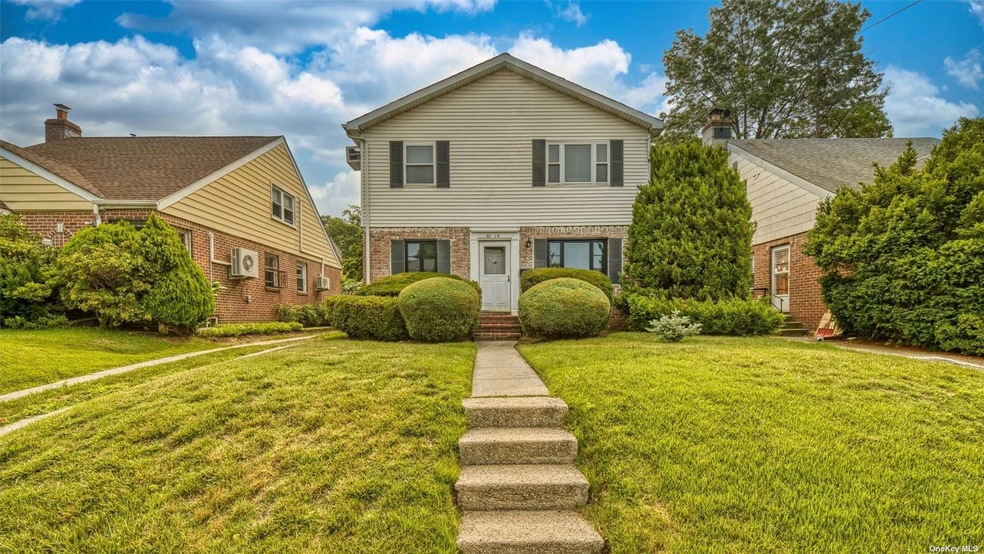 61-19 Little Neck Pkwy, Little Neck, NY 11362 - photo 1