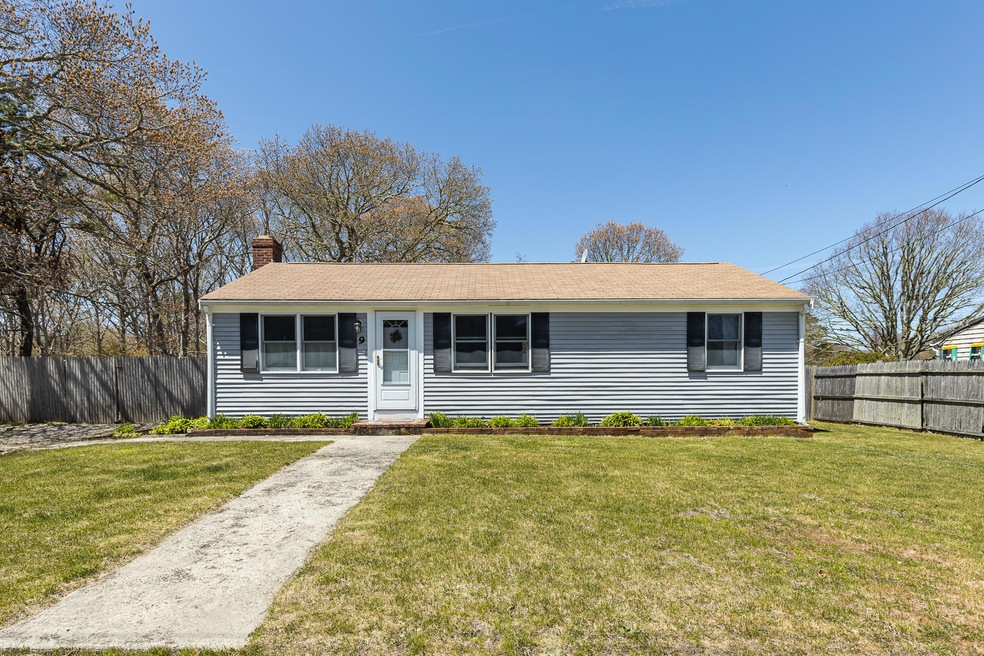 9 Autumn Dr, South Yarmouth, MA 02664 - photo 1