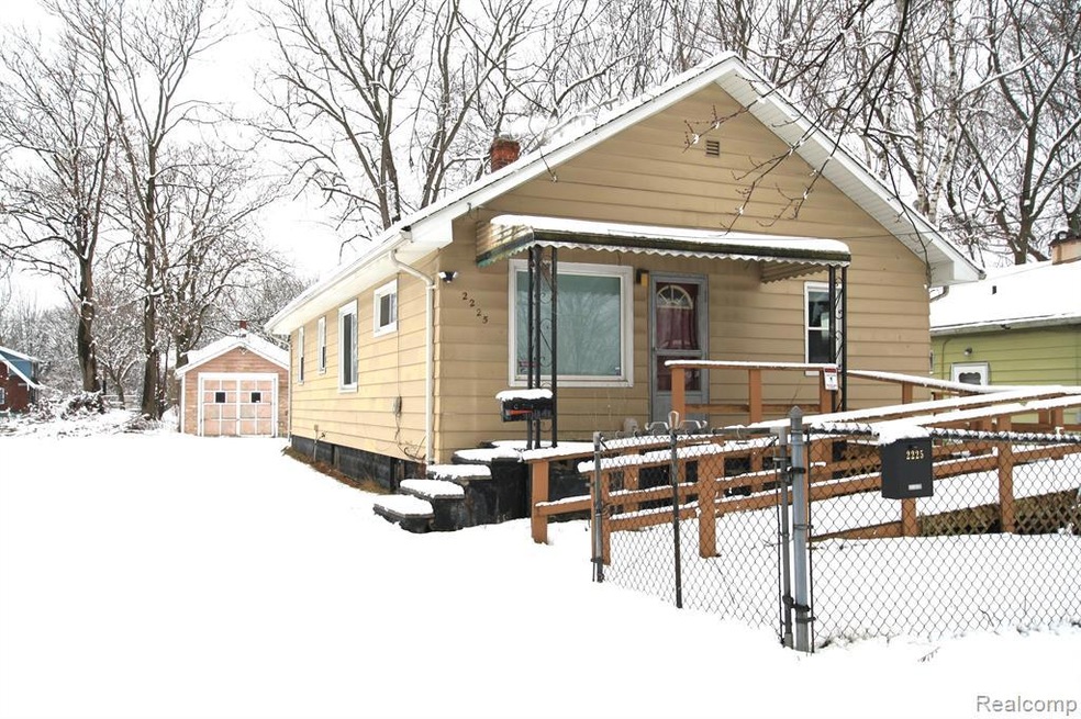 2225 Hoff St, Flint, MI 48506 - photo 1