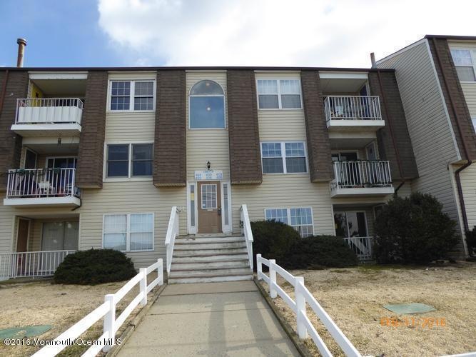 406 Beachway Ave, Keansburg (Front Photo