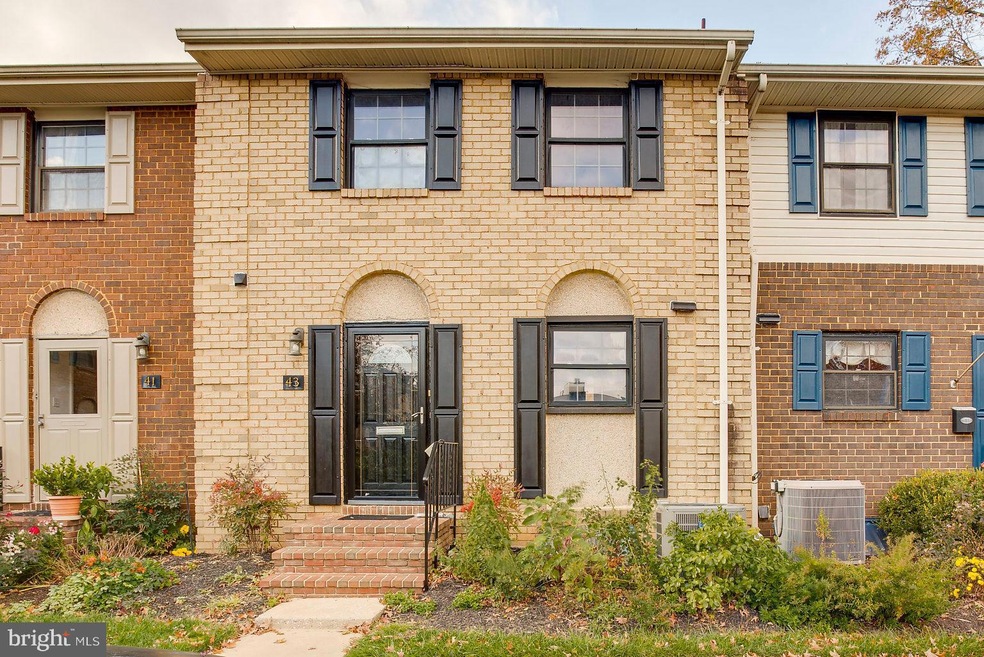 43 Chiara Ct, Towson, MD 21204 - photo 1