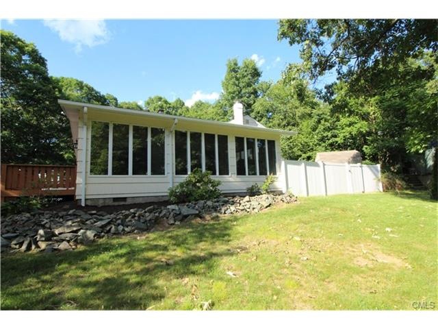 265 Peck Ln, Orange, CT 06477 - photo 1