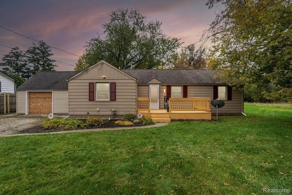 4068 Richfield Rd, Flint, MI 48506 - photo 1