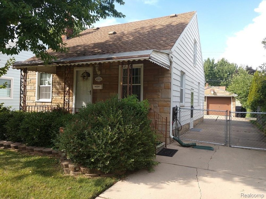 MEL/NAP SCHOOLS. LARGE FRONT COVERED PORCH.