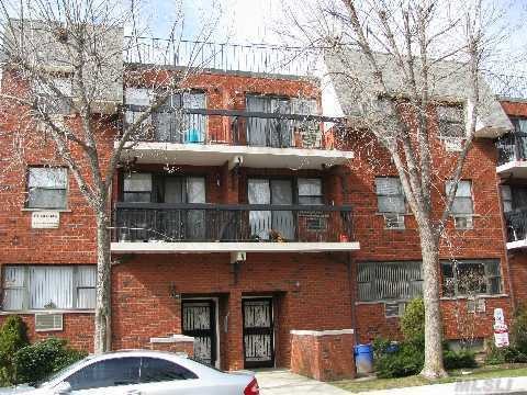 71-39 Sutton Place unit 3, Fresh Meadows, NY 11365 - photo 1