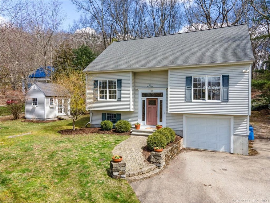 32 Chapman Ln, Gales Ferry, CT 06335 - photo 1