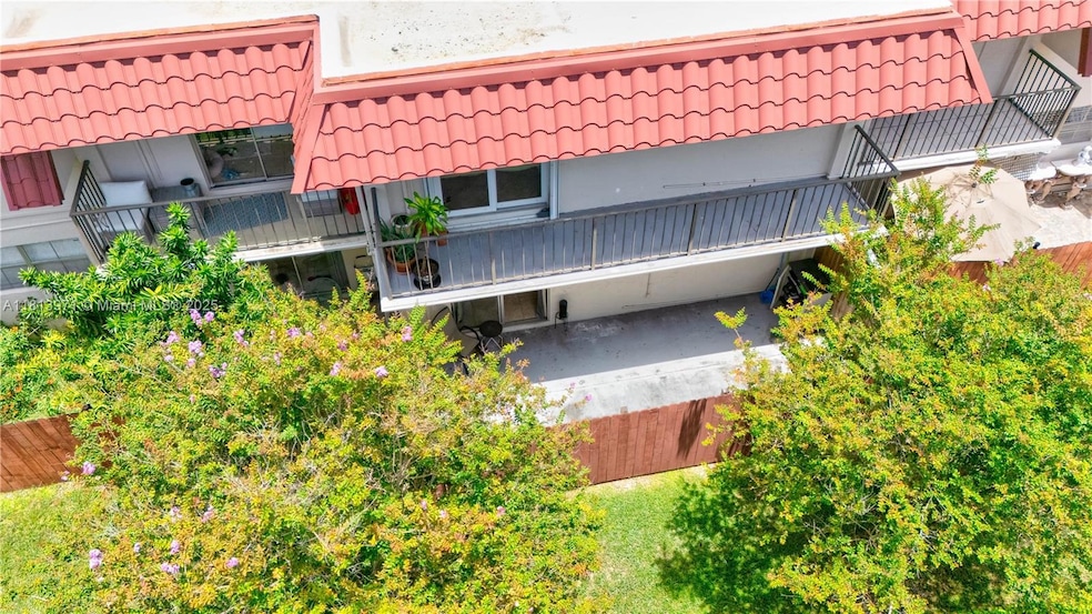 6711 N Kendall Dr unit 505, Pinecrest, FL 33156 - photo 1