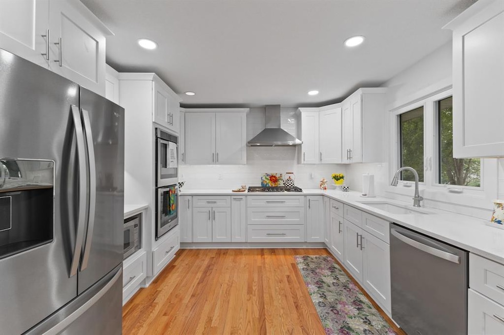 3400 SW 37th St, Des Moines, IA 50321 - photo 1