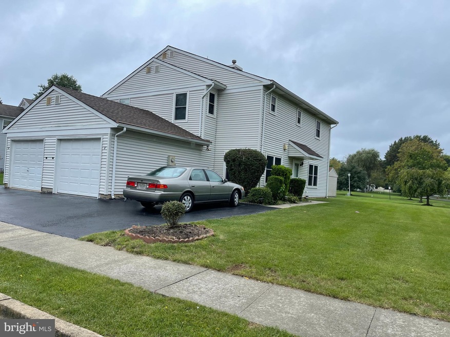 8 Spyglass Ct, East Windsor, NJ 08520 - photo 1