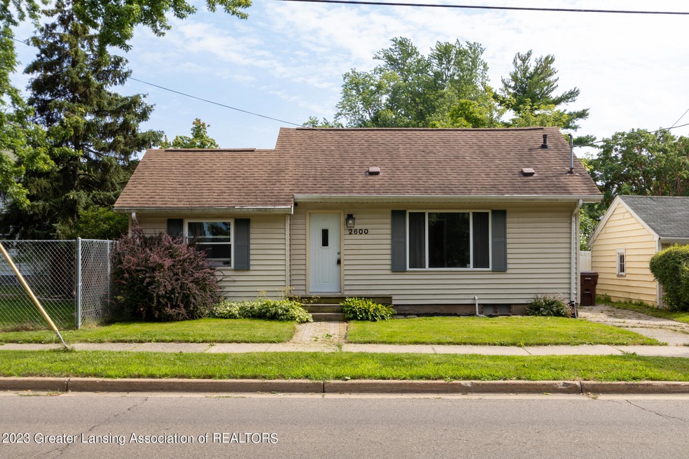 2600 Maplewood Ave, Lansing, MI 48910 - photo 1