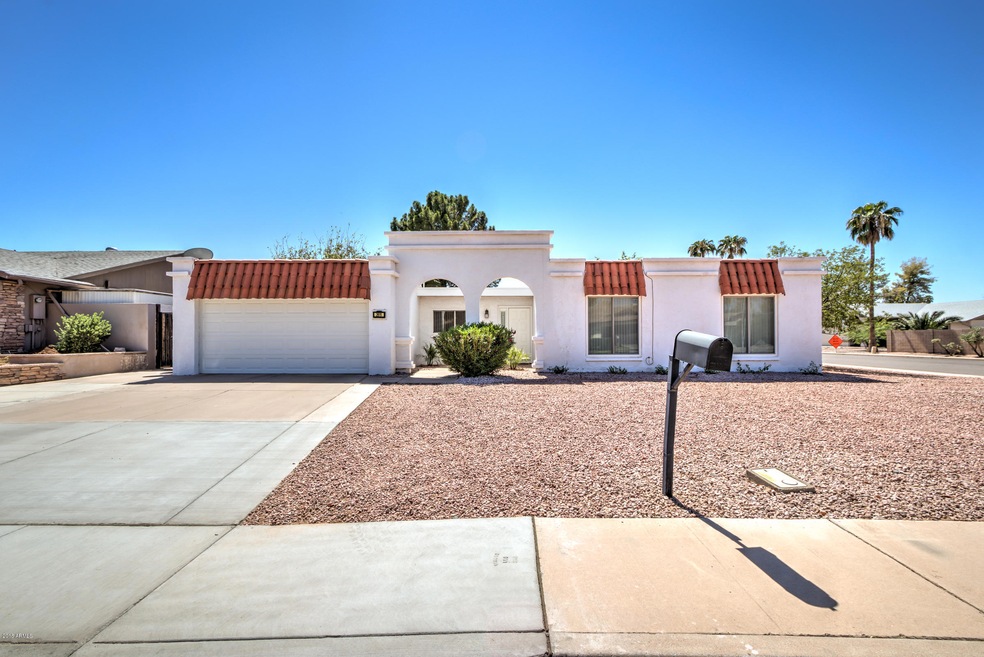 2611 W Curry St-1