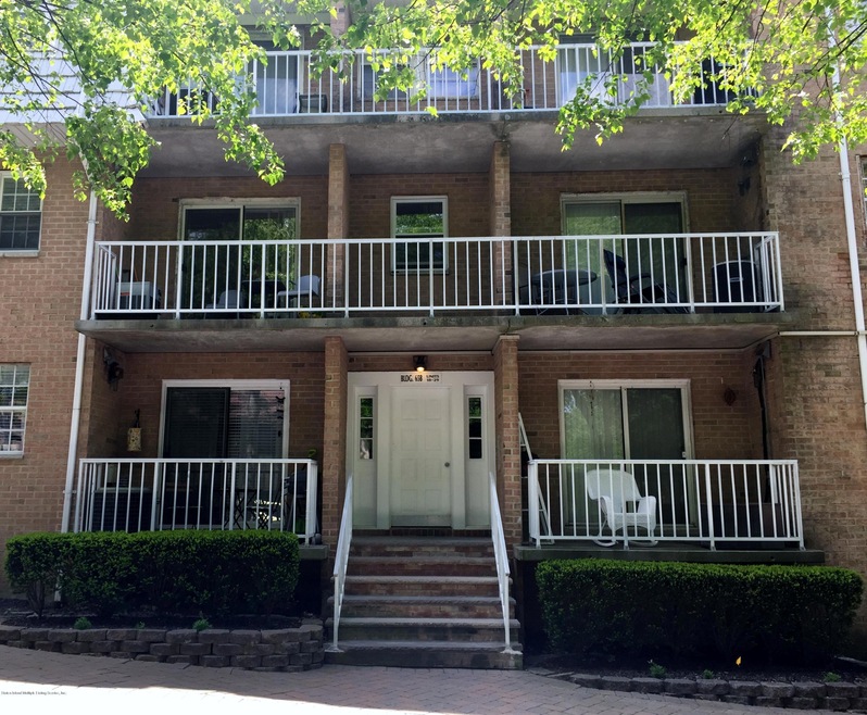 65 Elmwood Park Dr unit 20, Staten Island, NY 10314 - photo 1
