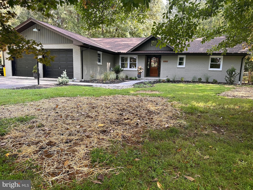 827 Locust Dr, West River, MD 20778 - photo 1