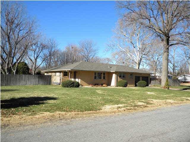 Low Maintenance brick ext w/ newer low E windows o