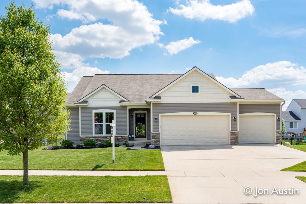 002-986 Cobblestone Way-2