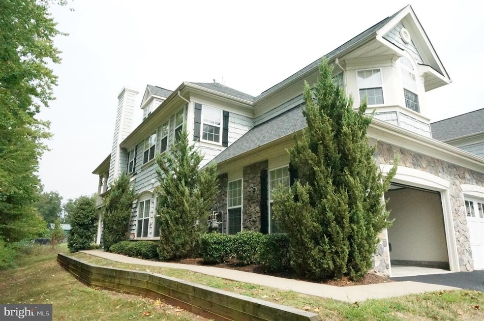 14000 Greendale Dr unit 1, Woodbridge, VA 22191 - photo 1