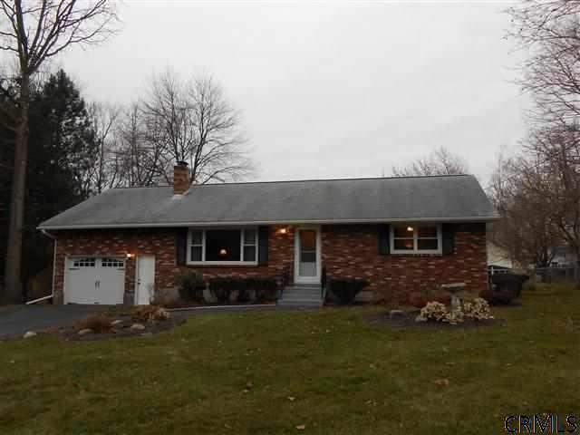 783 Pearse Rd, Schenectady, NY 12309 - photo 1