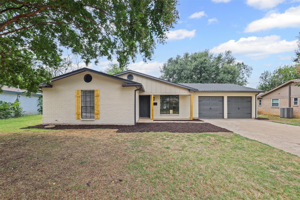 Pending $299,900 • Co-Listing Agent