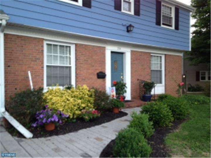 204 Louise Dr, Morrisville, PA 19067 - photo 1