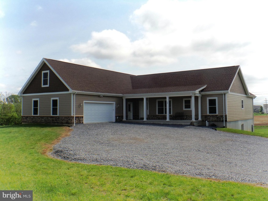 370 Wayburn St, Greencastle, PA 17225 - photo 1