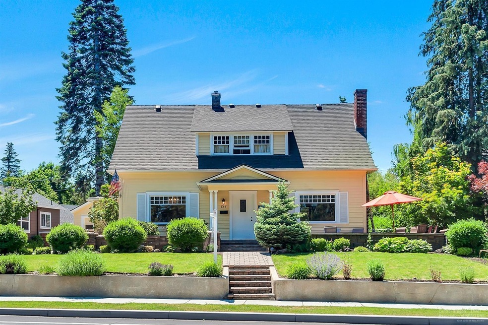 846 NW Riverside Blvd, Bend, OR 97701 - photo 1