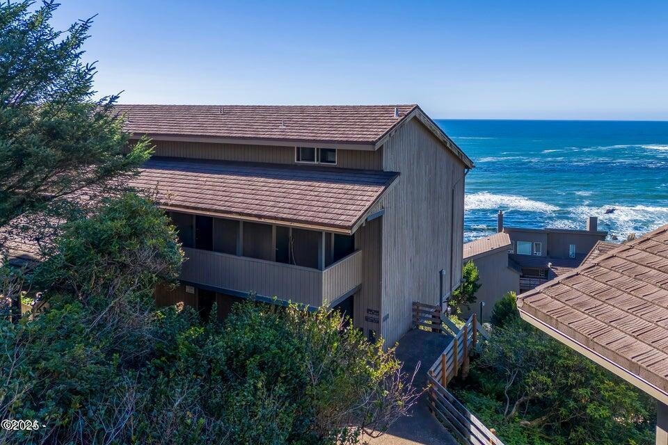 301 Otter Crest Dr, 362-363