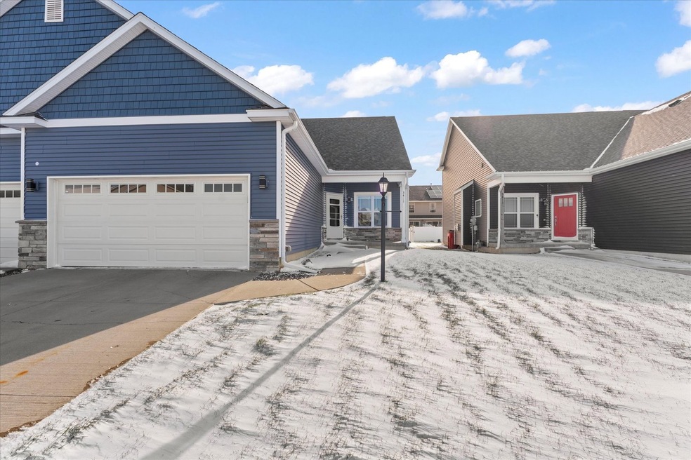 3411 Boulder Ridge Dr, Champaign, IL 61822 - photo 1