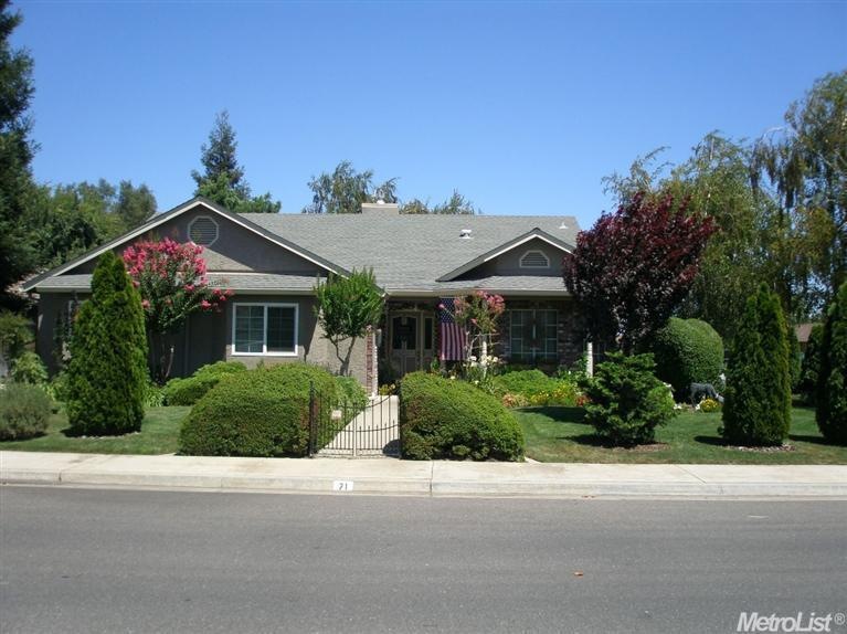 71 Willow Glen Ave, Oakdale, CA 95361 - photo 1