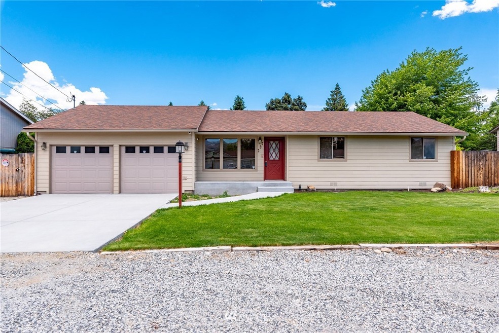 303 S Houston Ave, East Wenatchee, WA 98802 - photo 1