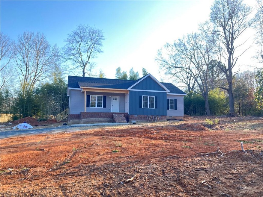 883 Skycrest Country Rd, Asheboro, NC 27205 - photo 1