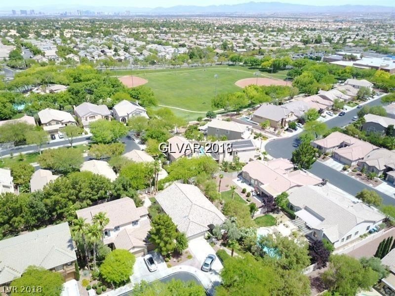 Willows Village of Summerlin 12 acre Park/Trails