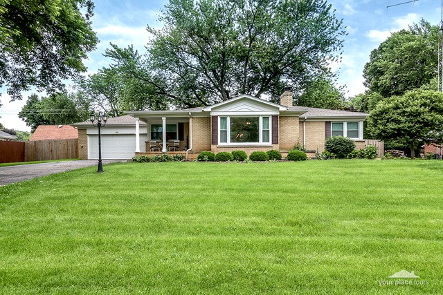 Charming brick ranch home!