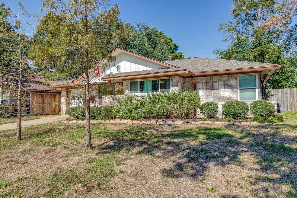 1142 Stonecrest Dr, Houston, TX 77018 - photo 1