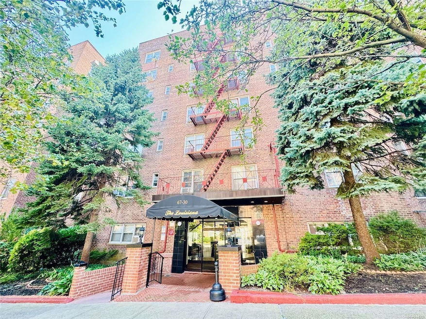 6730 Clyde St unit 4F, Forest Hills, NY 11375 - photo 1