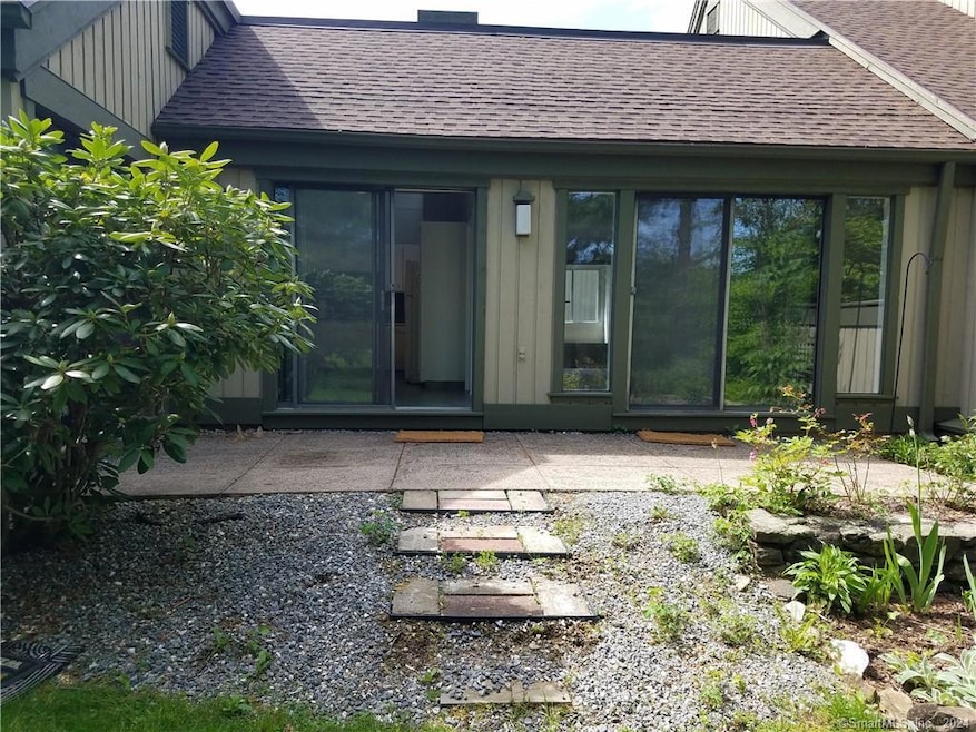 178 Heritage Village unit B, Southbury, CT 06488 - photo 1