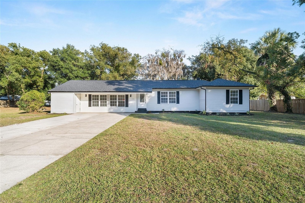 206 N Truett St, Leesburg, FL 34748 - photo 1