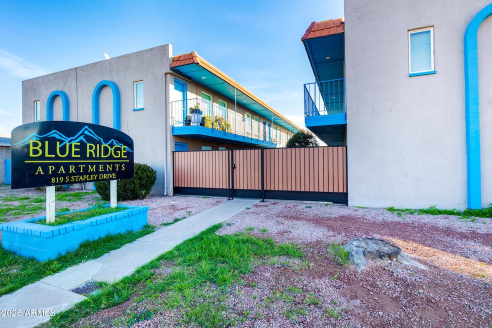 819 S Stapley Dr unit 3, Mesa, AZ 85204 - photo 1