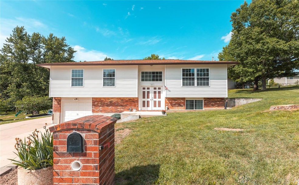 1313 Hillview Dr, Rolla, MO 65401 - photo 1