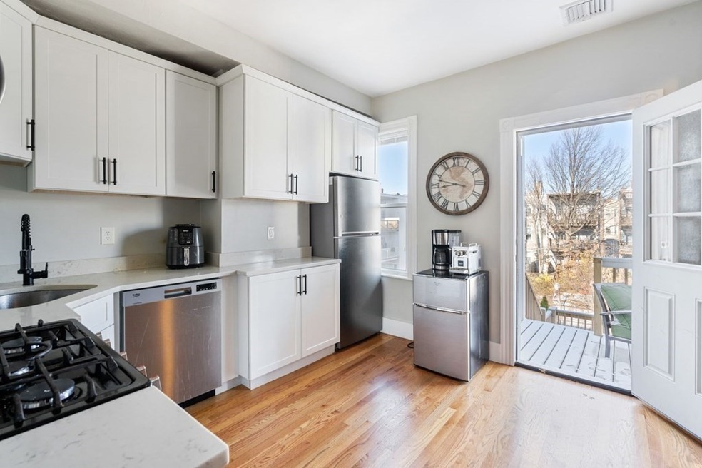 666 E 8th St unit 2, Boston, MA 02127 - photo 1