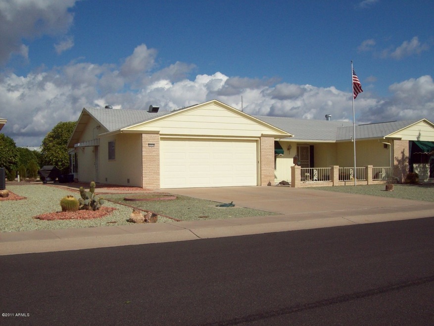 Facade of 10314 W. Oak Ridge Drive