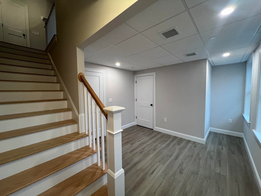 15 Juniper Ln, Portsmouth, NH 03801 - photo 1