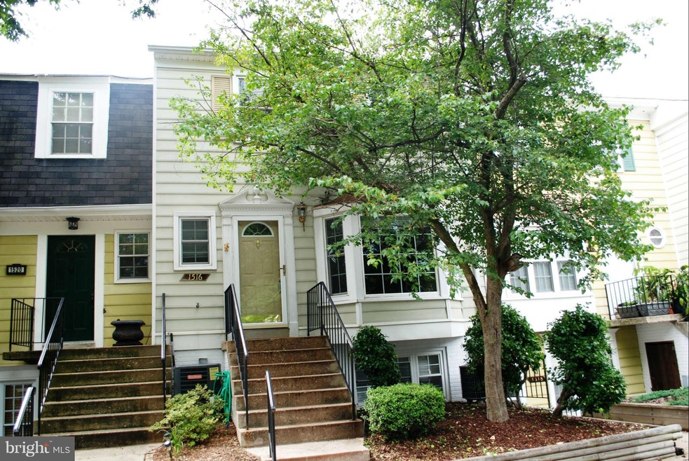 1516 Lowell Ct, Crofton, MD 21114 - photo 1