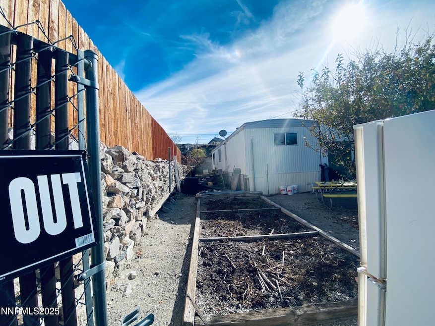 210 N South St, Tonopah, NV 89049 - photo 1