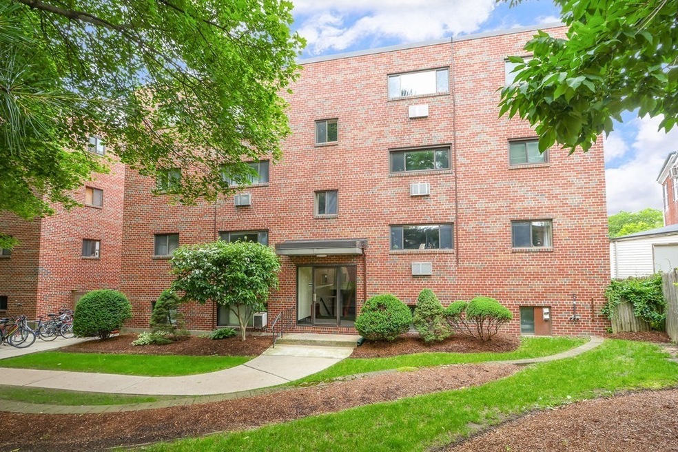 8 Riverside St unit 3-3, Watertown, MA 02472 - photo 1