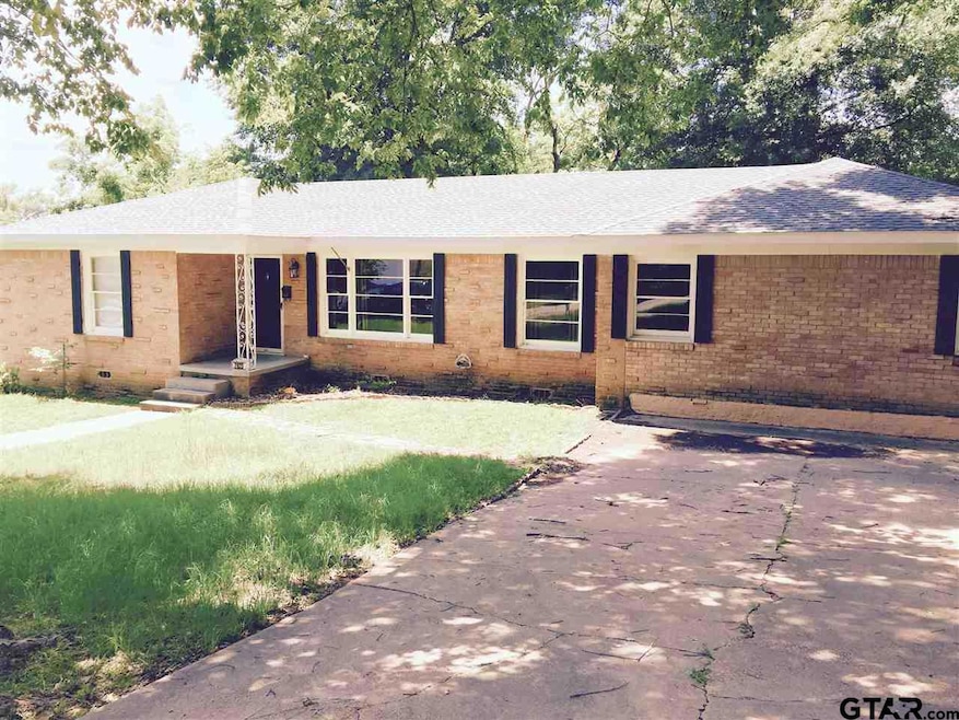 2823 Bateman Ave, Tyler, TX 75701 - photo 1
