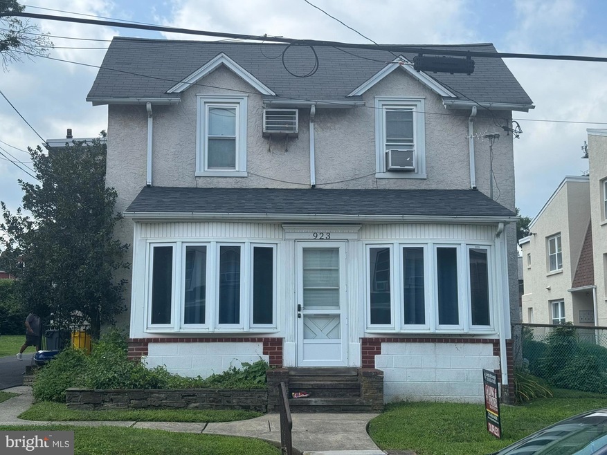 923 E Pleasant Ave unit 1ST FLOOR, Glenside, PA 19038 - photo 1