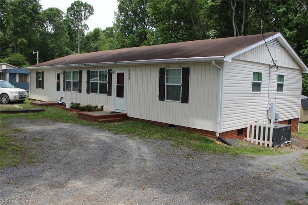 148 W Edgewood Cir, Asheboro, NC 27205 - photo 1